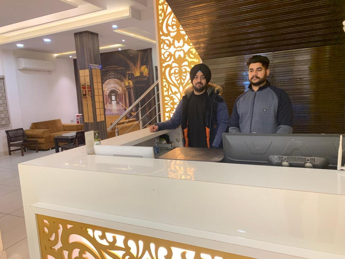 Hotel Sb Residency Amritsar Exteriör bild