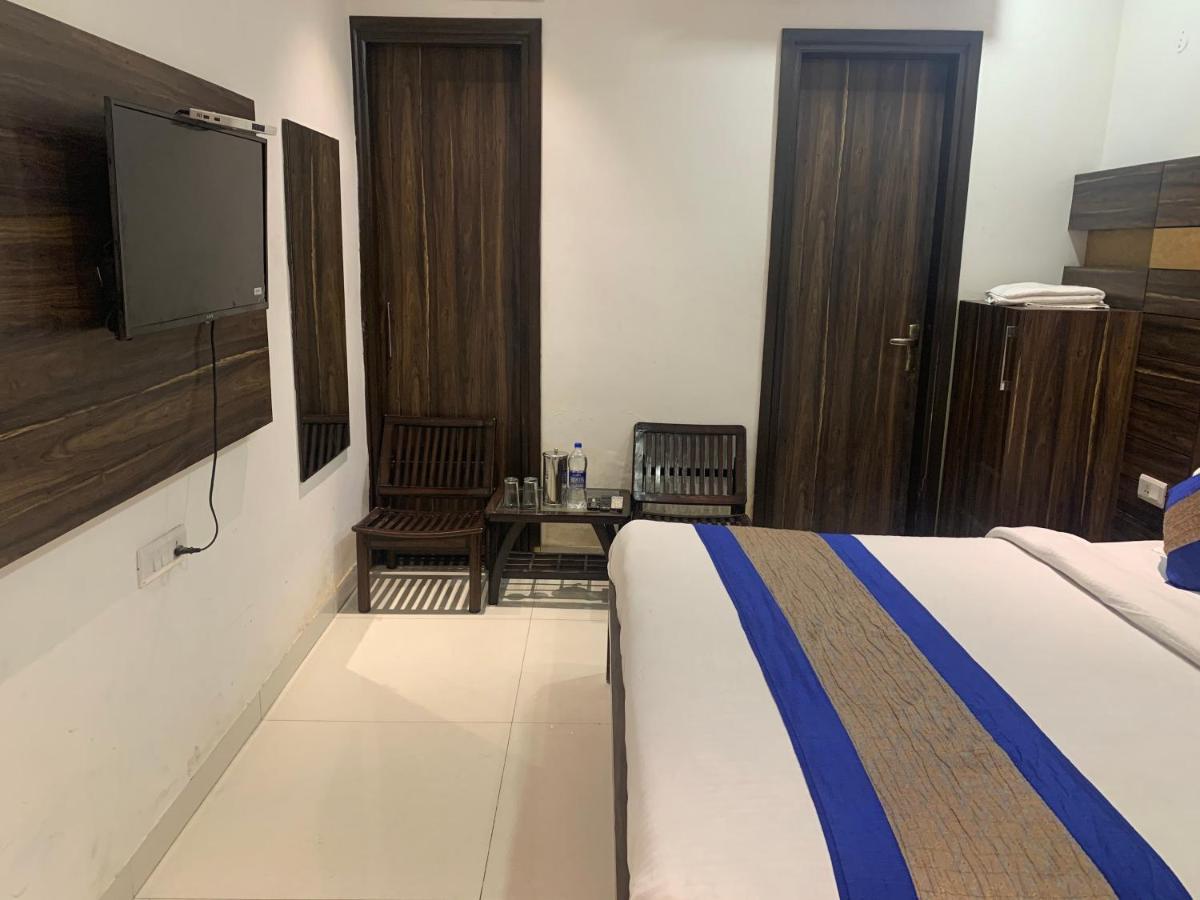 Hotel Sb Residency Amritsar Exteriör bild