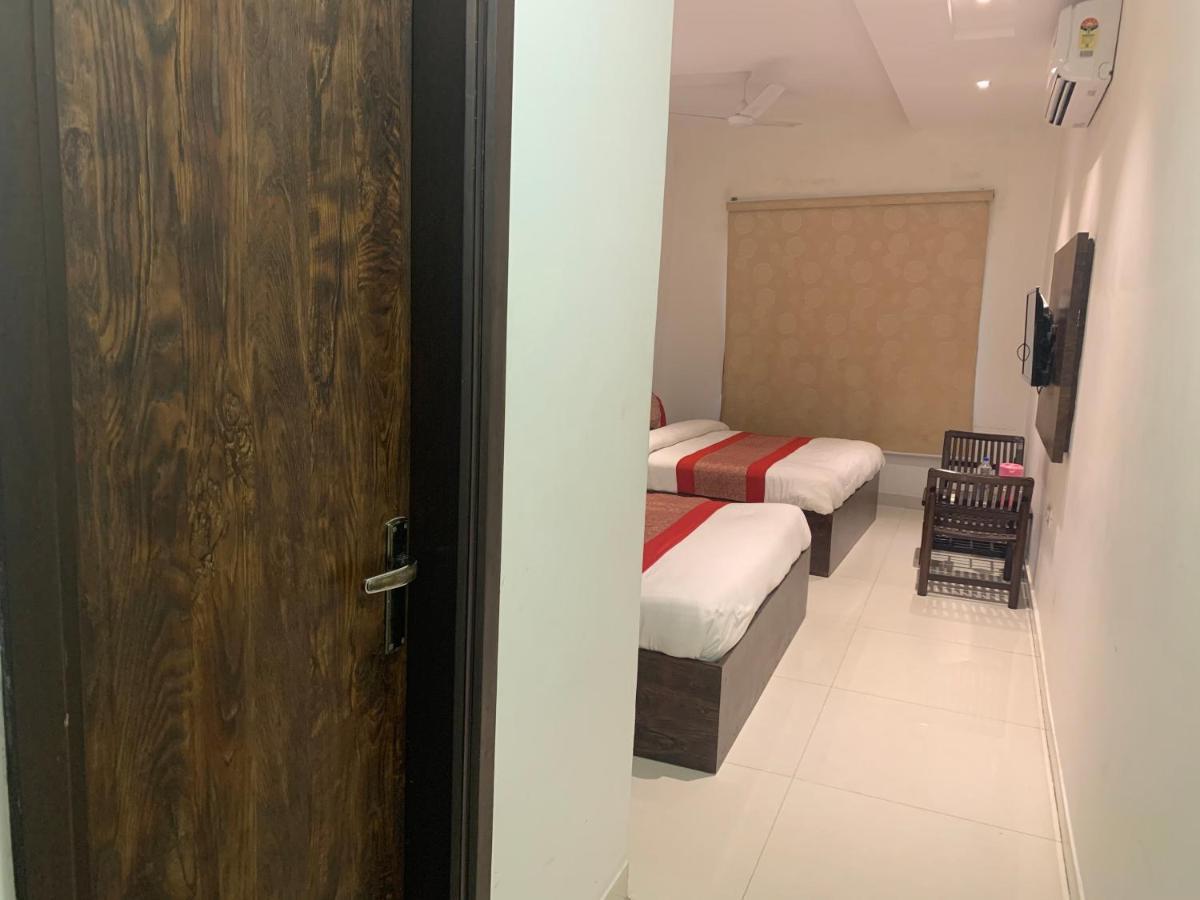 Hotel Sb Residency Amritsar Exteriör bild